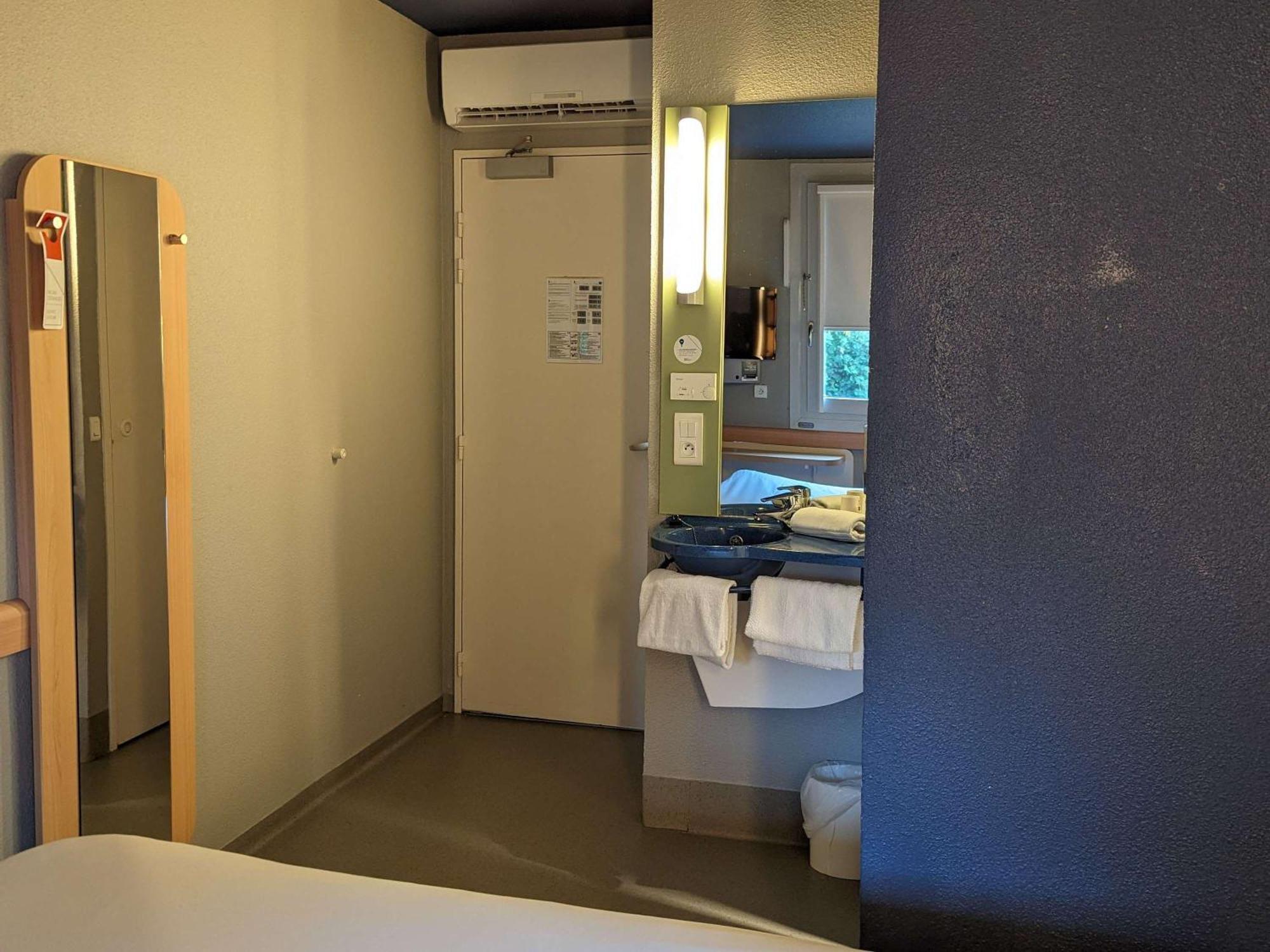 Ibis Budget Saint-Omer Centre Kültér fotó